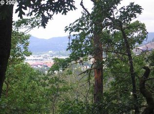 308 Gordon Way N, Grants Pass, OR 97527