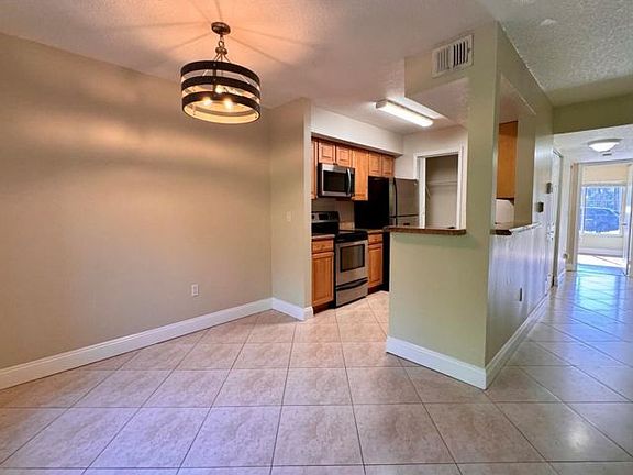 3rd image of 815 W Boynton Beach Blvd APT 10-105