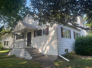 252 S Main St, Hesston, KS 67062