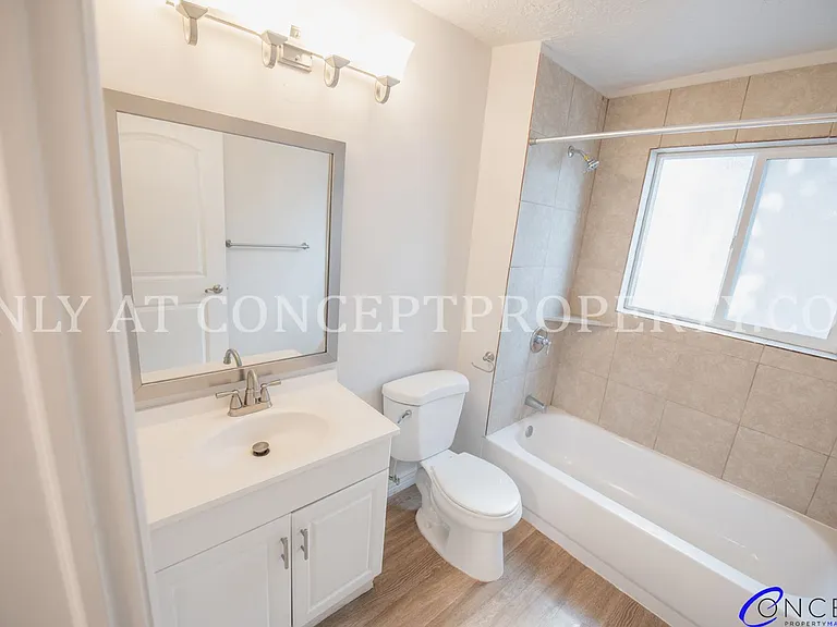 943-971 Chapel Dr — Photo 67