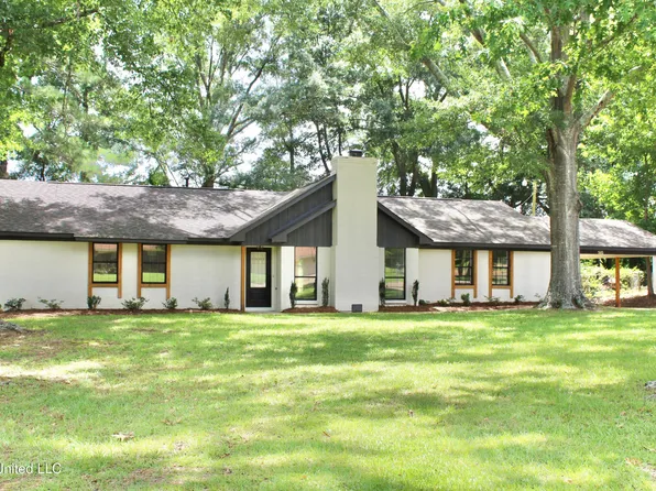 505 12th Ave SE, Magee, MS 39111
