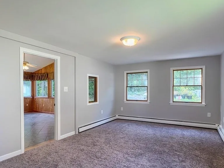 142 E Meadow Rd — Photo 5
