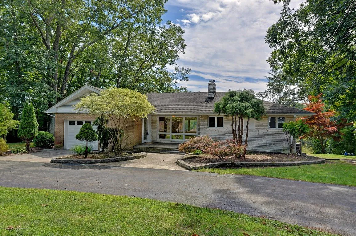 29 N Lakeside Ave photo 1