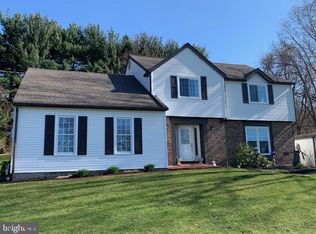 5013 Walnut Ln, Mohnton, PA 19540