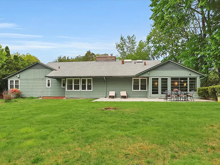 11 W Ridge Dr — Photo 39