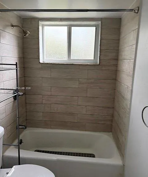 2430 NE 135th St #102 — Photo 21