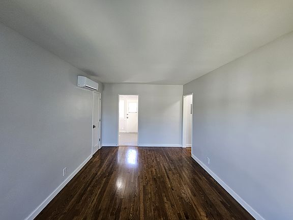 5th image of 1202 W Alameda Ave #D