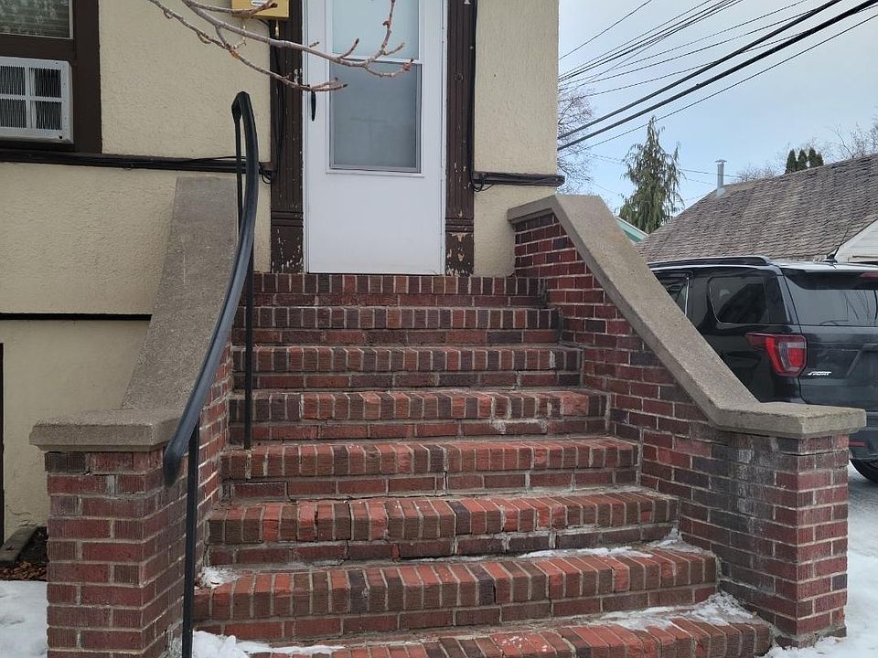 1st image of 921 Helen Ave #921