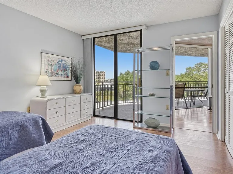 690 Island Way #307 — Photo 24