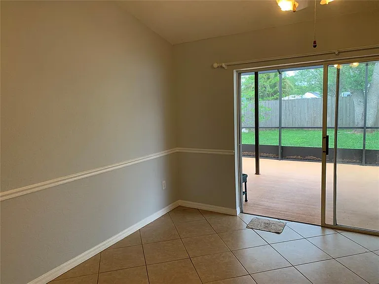 9405 Hidden Water Cir — Photo 35