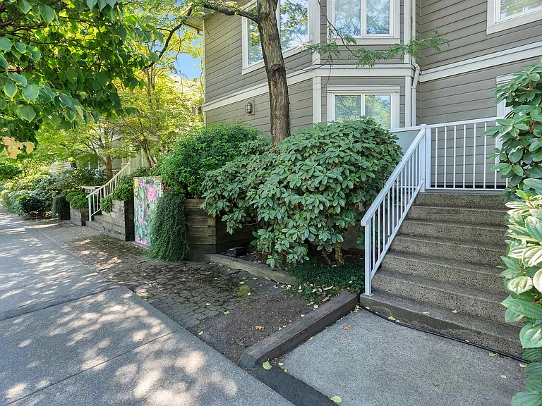1100 W 6th Ave #E2 — Photo 2