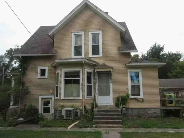 1201 James St, Webster City, IA 50595