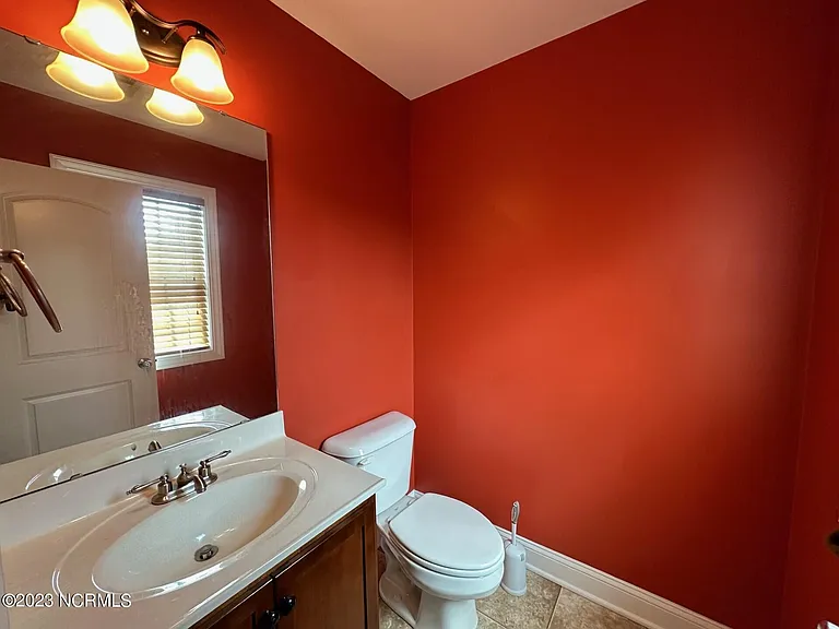2533 Saddleback Dr #B — Photo 6