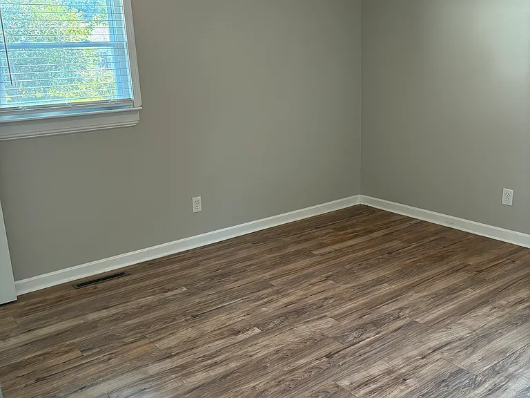 2405 Vinedale Ave — Photo 18