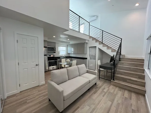 229 Granada Ave, Long Beach, CA