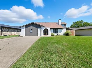 801 Via Avenida, Mesquite, TX 75150