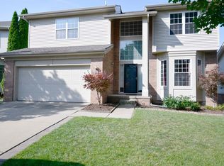 3215 Silverbrook Dr, Rochester, MI 48306
