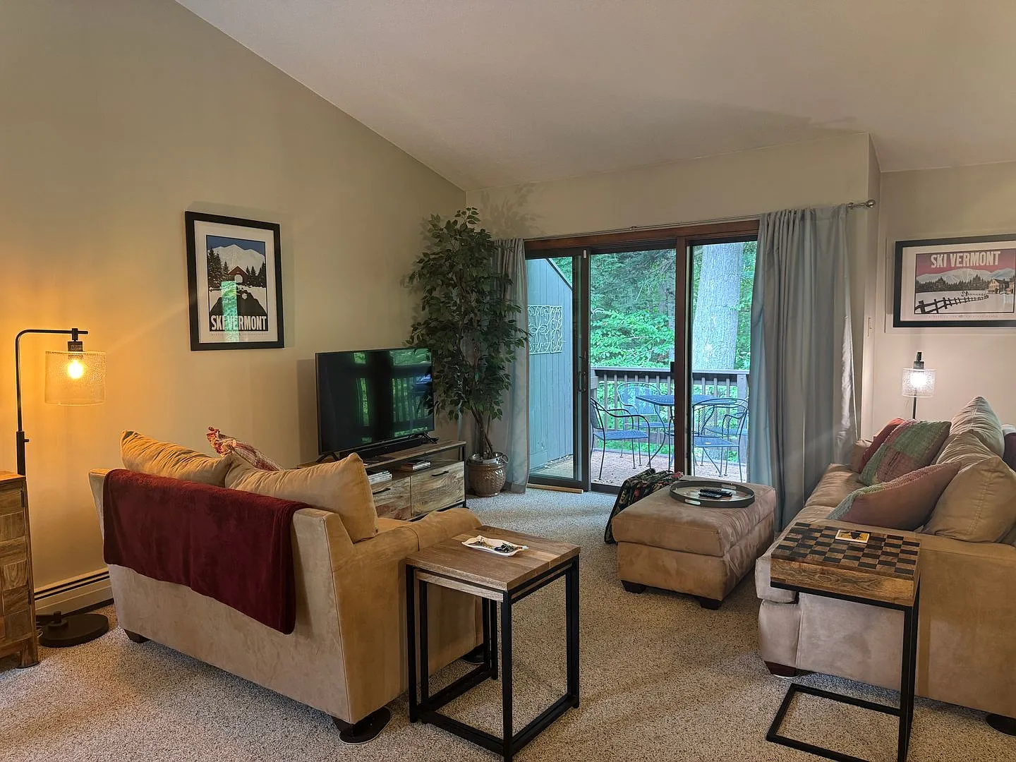 Short Term- 2 bedroom condo in Quechee- Fully Furnished — Photo 4