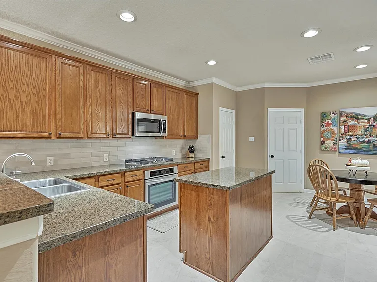 15 Cobble Gate Pl — Photo 14