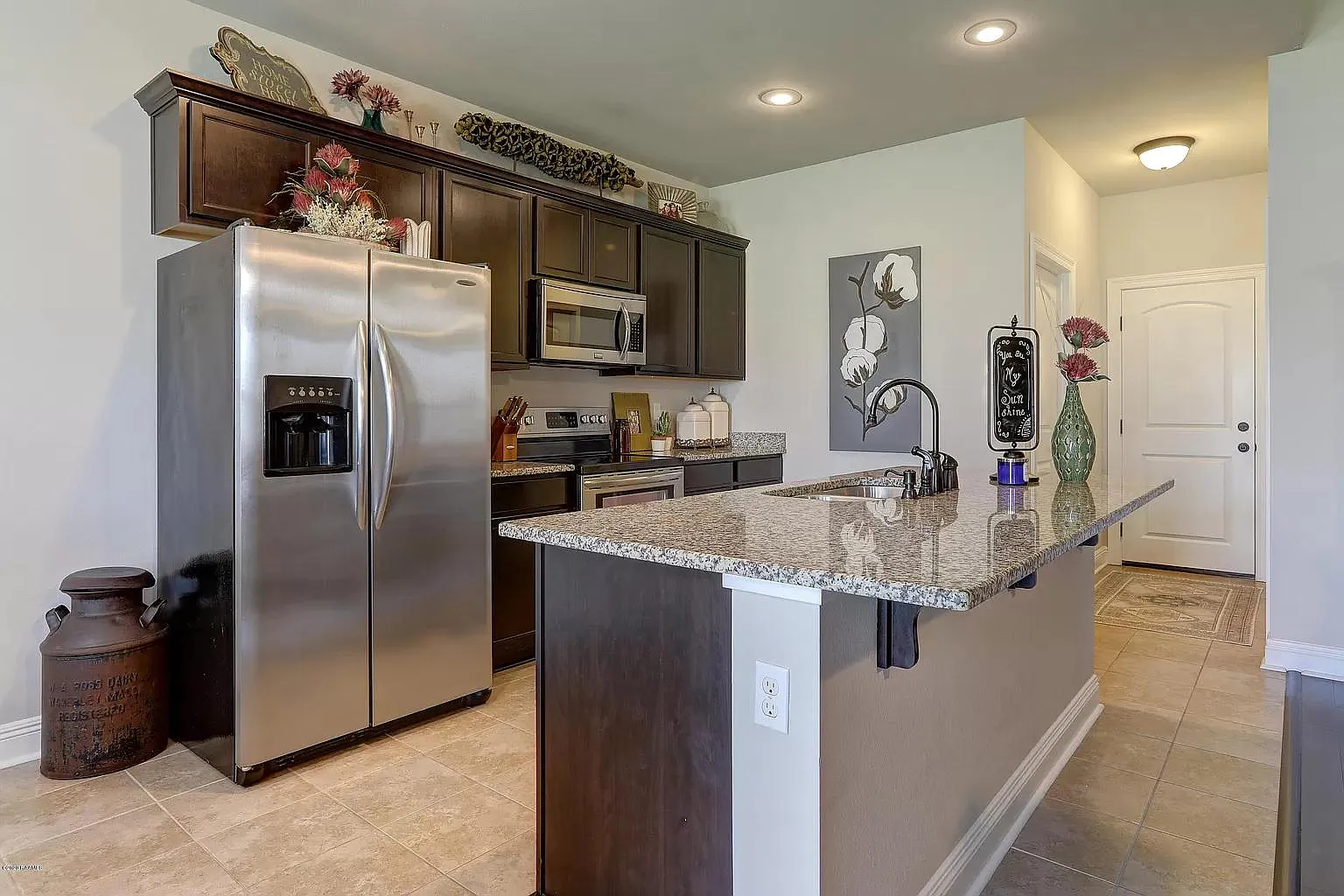 4 bed, 1961 sqft, $1,900 — Photo 2