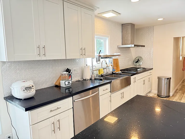 Loma Vista Dr — Photo 2