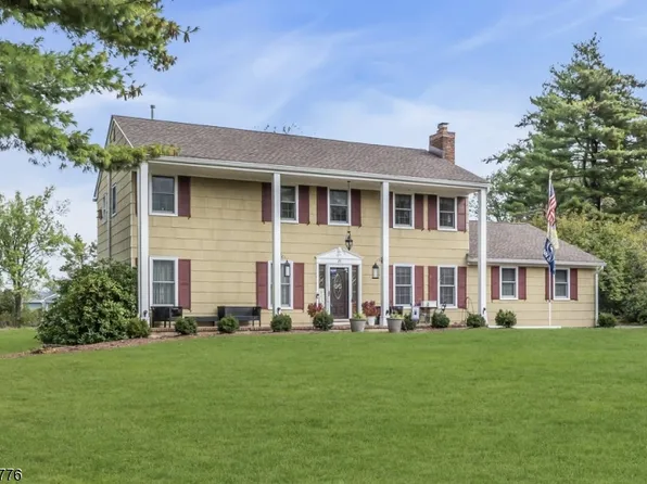 28 Hillcrest Rd, Hillsborough Twp., NJ 08844