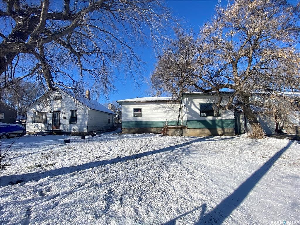 507 1st AVENUE E, Lampman, SK S0C 1N0 MLS SK954608 Zillow