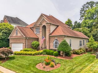 10932 Valley Spring Dr, Charlotte, NC 28277