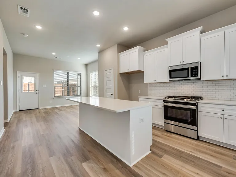 1127 Mesa St — Photo 7