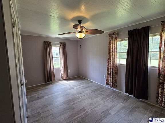 3rd image of 206 Huggins St