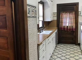 117 Pine St, Halstead, KS 67056