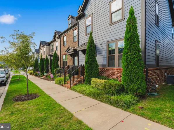 6410 Dalston St, Middle River, MD 21220