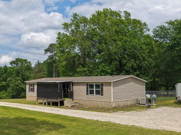 1132 N McCoy Blvd, New Boston, TX 75570