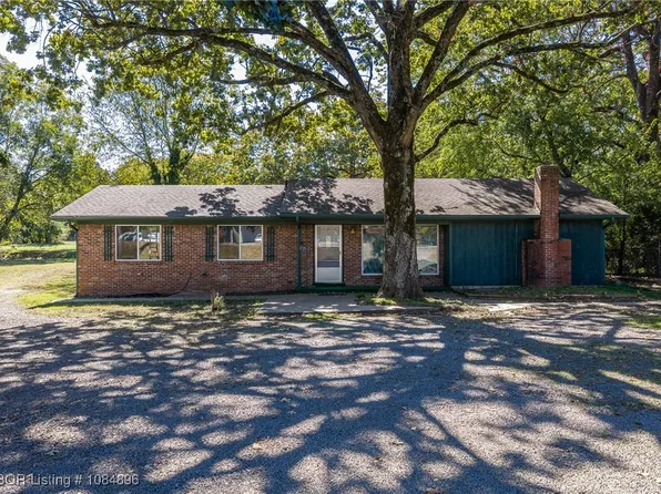2726 W Walnut St, Paris, AR 72855