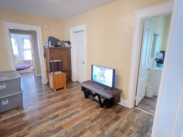 28 Arkansas St, Buffalo, NY 14213