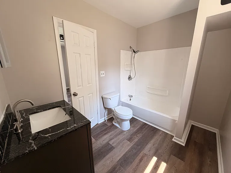 317 Eldred Ave — Photo 19