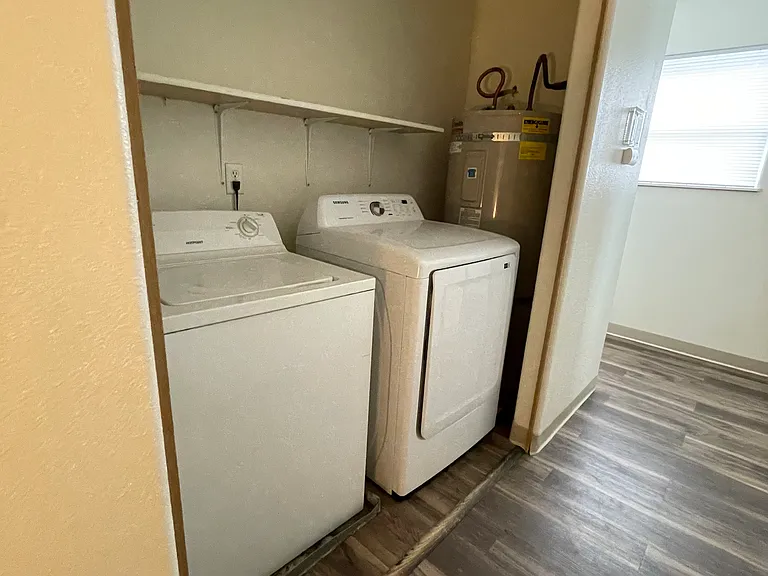 2420 T St — Photo 20