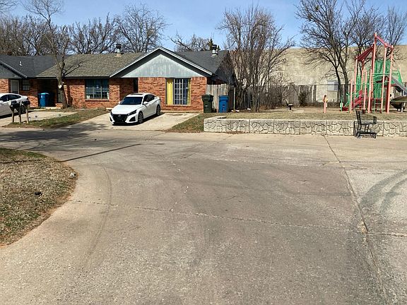 4th image of 309 N Oaks Ave