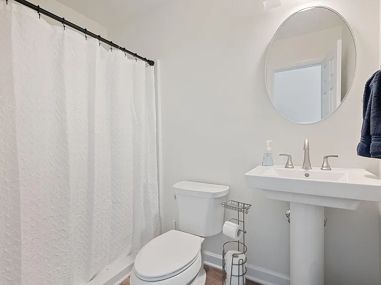 4376 Lynnville Cres — Photo 5
