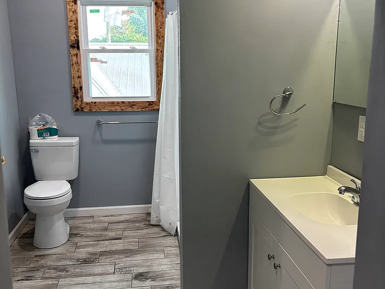 214 8th St #2 — Photo 3