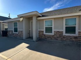 2877 Siwel St, Eagle Pass, TX