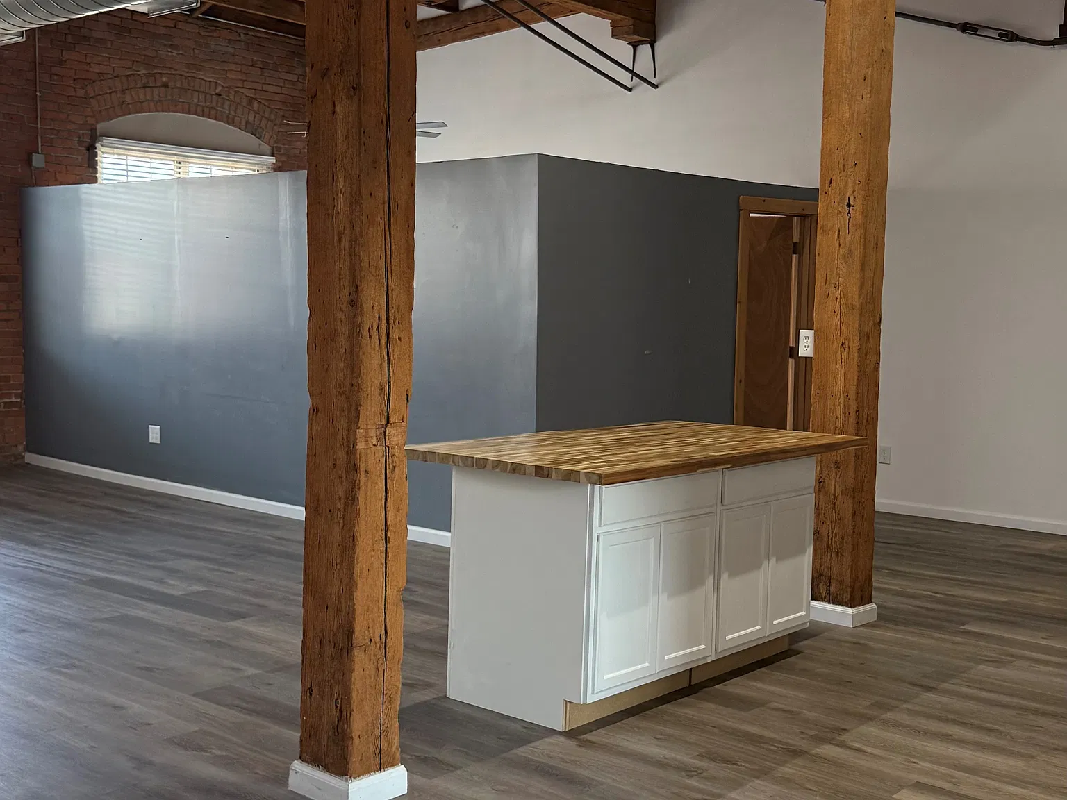 1 bed, 1600 sqft, $1,600 — Photo 4