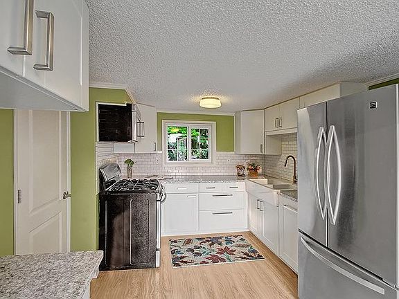 5th image of 13515 37th Ave NE