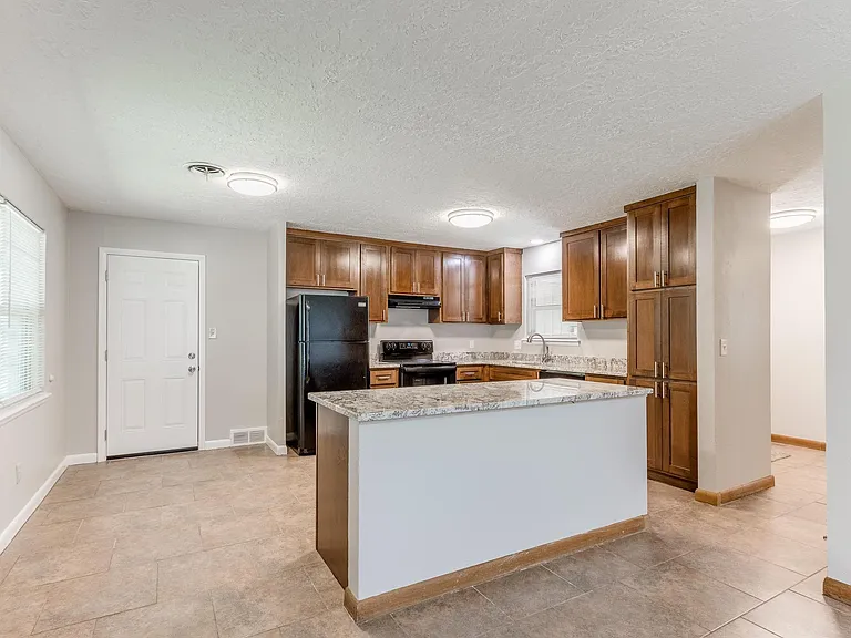 306 S Mercedes Dr — Photo 6
