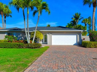 497 Bayside Ave, Naples, FL 34108