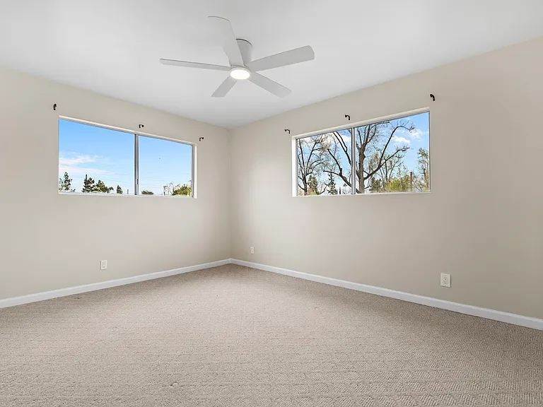 426 Santa Paula Ave — Photo 4