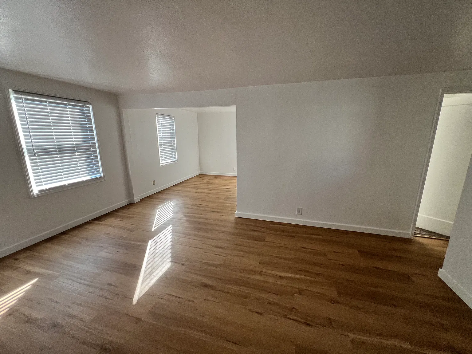 2 bed, 1100 sqft, $2,400 — Photo 3