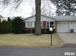 7024 N Kerwood Dr, Peoria, IL 61614