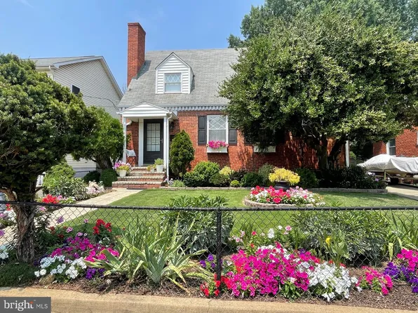 3535 18th St S, Arlington, VA 22204