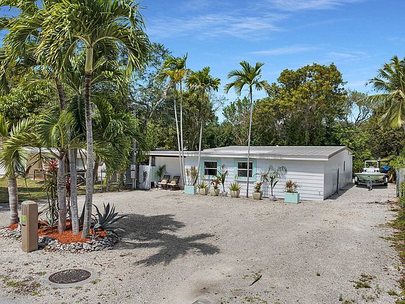 2nd image of 10 Dolphin Rd